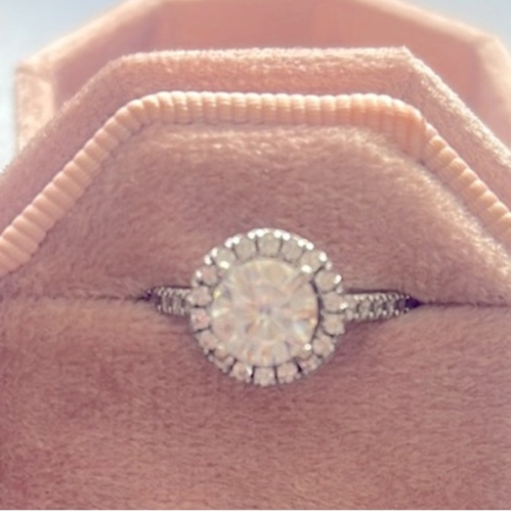 Charles & Colvard 14k White Gold Moissanite Halo Ring- Size 8 - Picture 7 of 8